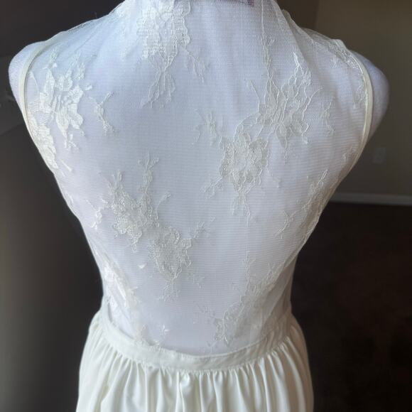 NWT $50 Akira Chicago Red Label‎ Women's Sleeveless Lace Back Dress Medium Cream - Picture 5 of 12